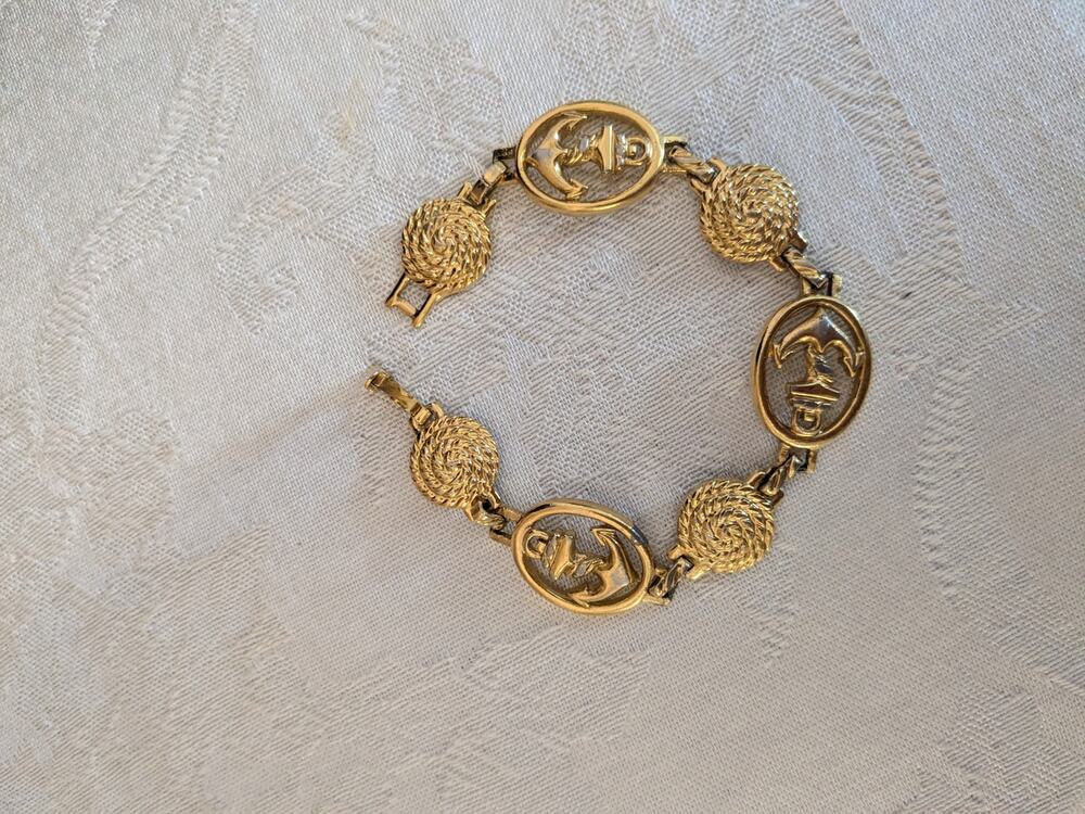 Vintage 1990s Avon Gold Nautical Anchor& RopeKnot Link Bracelet  Maritime Beachy